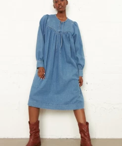 Second Female Dress Jeanie