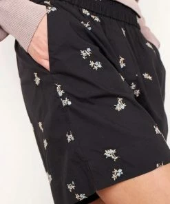 Second Female California Black Shorts