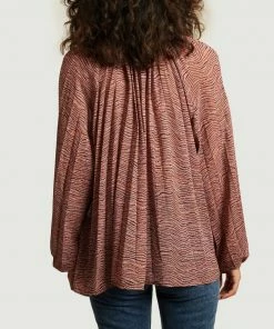 Second Female Roan Rouge Venezia New Blouse