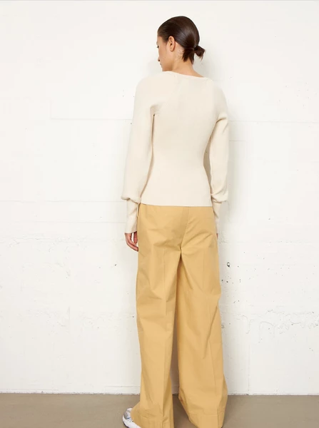 Second Female Kit Nerine O-neck