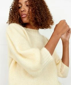 Second Female Brooky Banana Crepe Knit Puff Ss