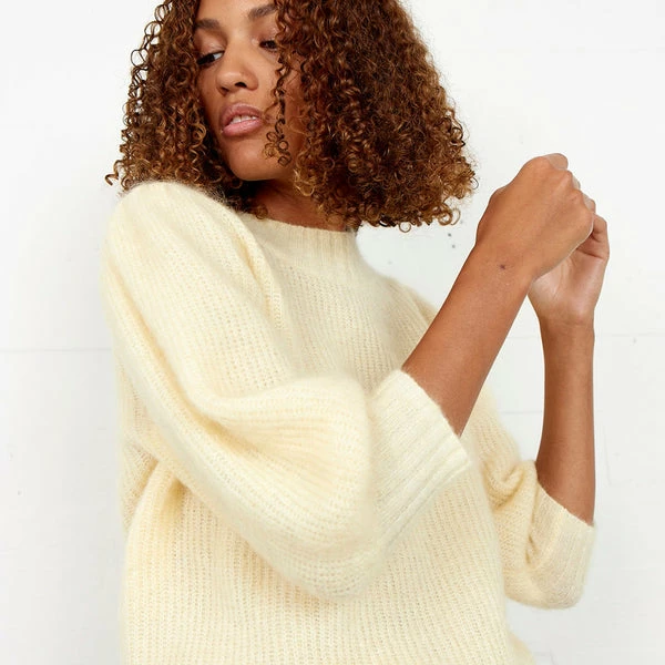 Second Female Brooky Banana Crepe Knit Puff Ss