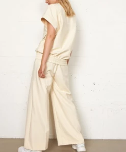 Second Female Waistcoat Ficaria