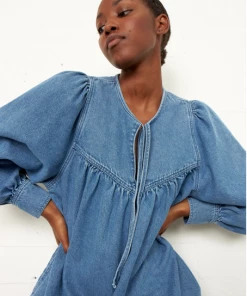 Second Female Dress Jeanie