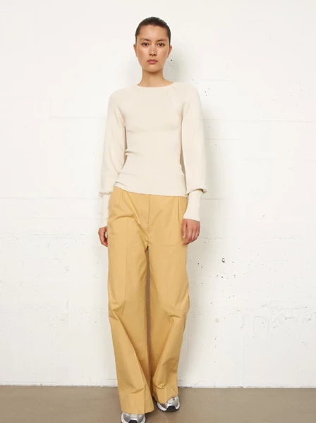 Second Female Kit Nerine O-neck