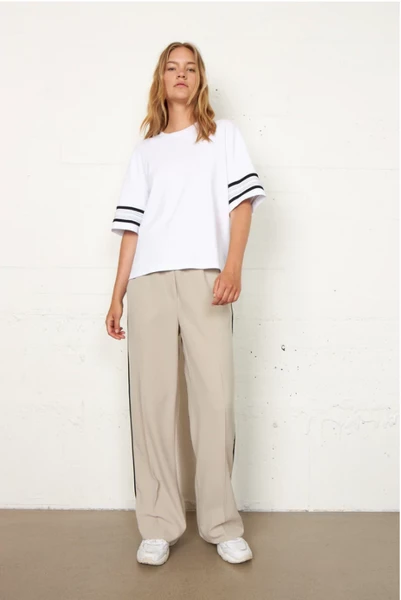 Second Female Tee Maju