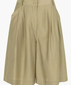 Second Female Auguste Shorts