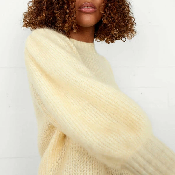 Second Female Brooky Banana Crepe Knit Puff Ss
