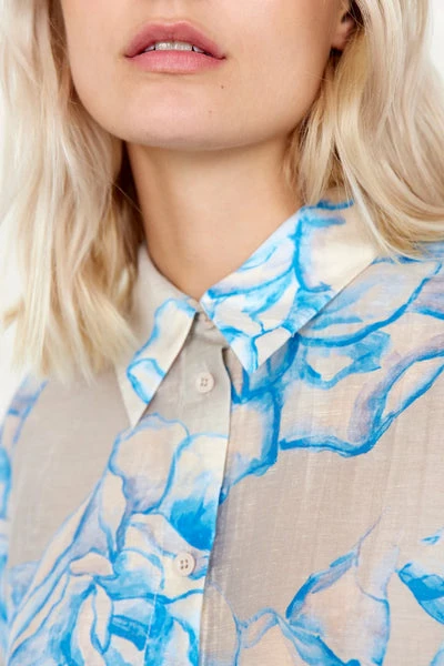 Second Female Berit Shirt