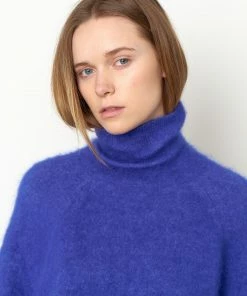 Second Female Irza Knit