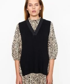 Second Female Sapa Knit Vest