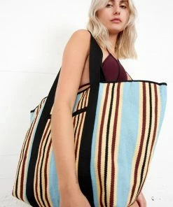 Second Female Trolle Bag